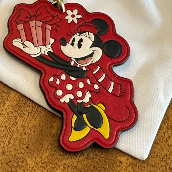 COACH X DISNEY Original Limited Edition Minnie Mouse Bag Charm Keychain - Picture 7 of 16